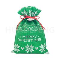 Green Non Woven Fabric Christmas Gift Bag With Plaid Patterns