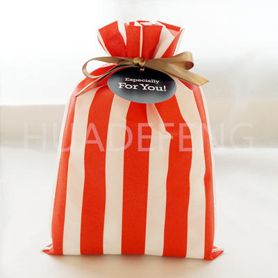 Red Color Stripe Pattern Non Woven Drawstring Beautiful Gift Bag